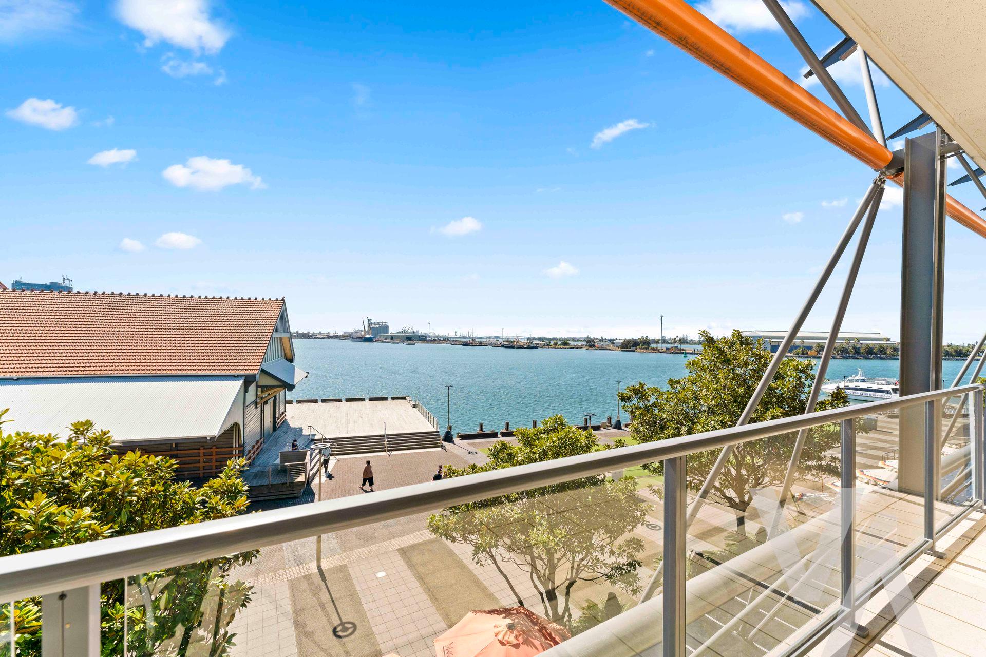 Unit 6/1 Honeysuckle Drive Newcastle NSW