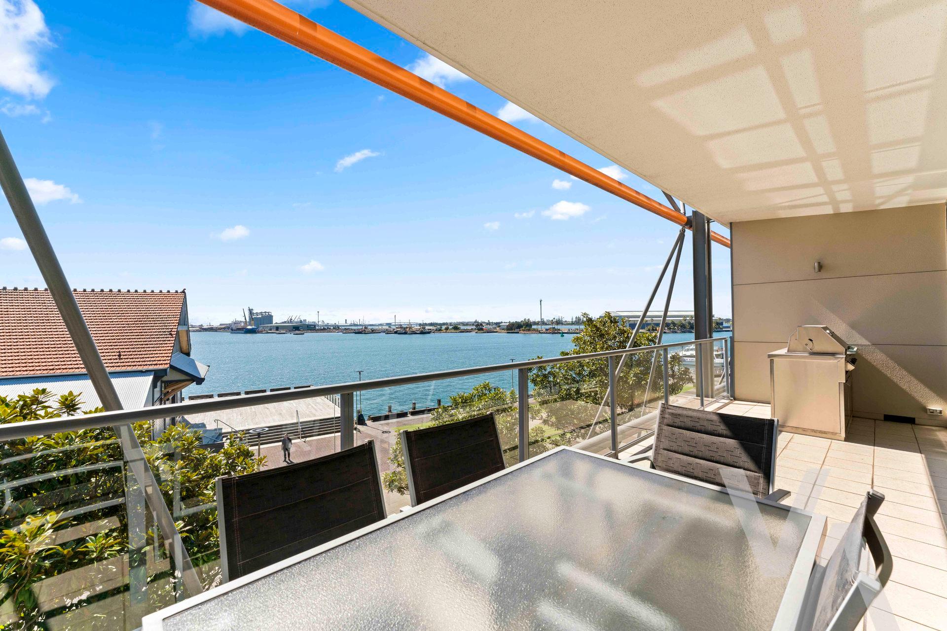 Unit 6/1 Honeysuckle Drive Newcastle NSW
