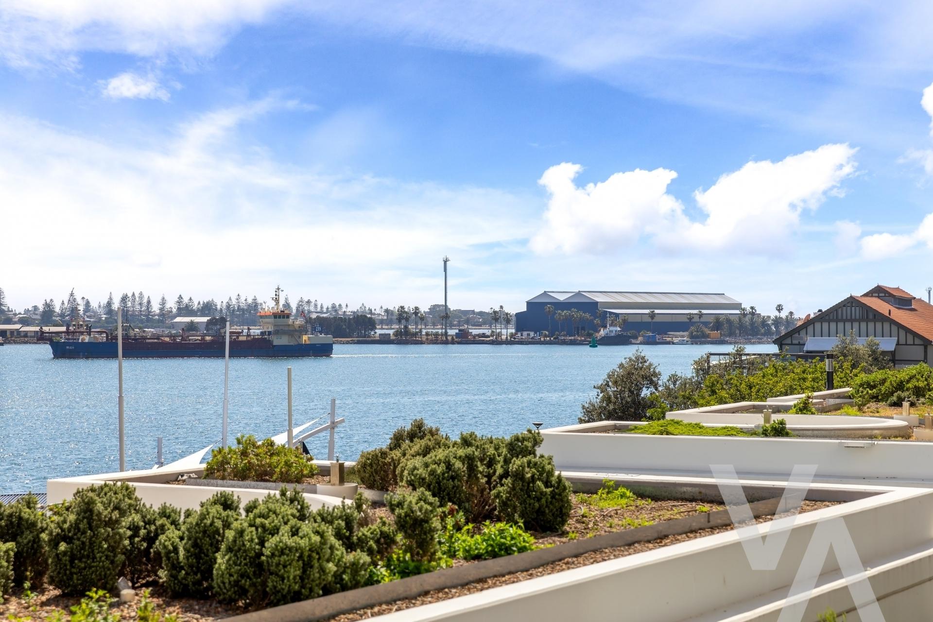Unit 205/23 Honeysuckle Drive Newcastle NSW