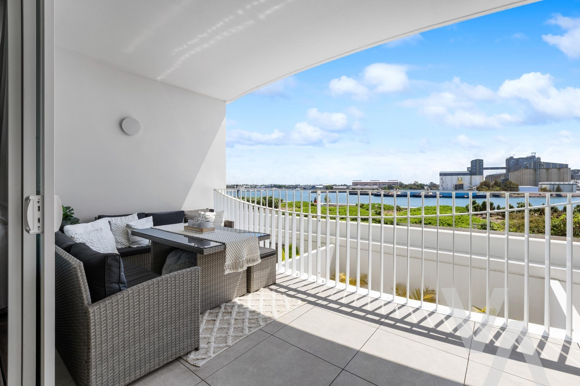 Unit 205/23 Honeysuckle Drive Newcastle NSW
