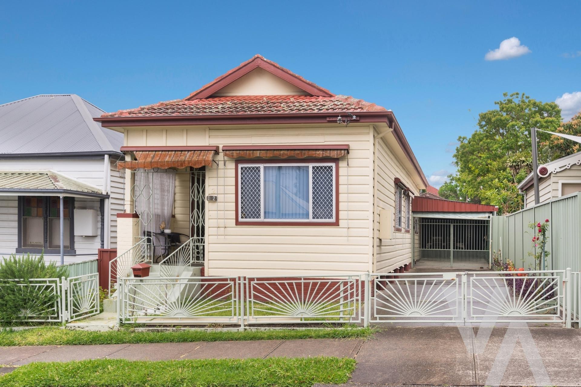 2 Robert  Street Mayfield NSW