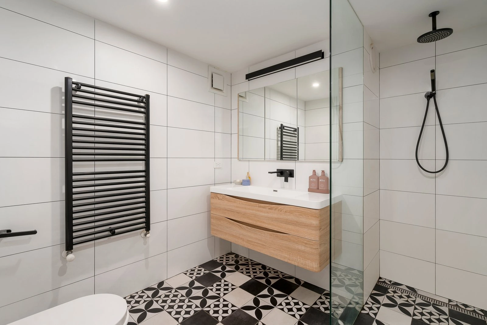 1 Allie Street, Surrey Hills, 3127