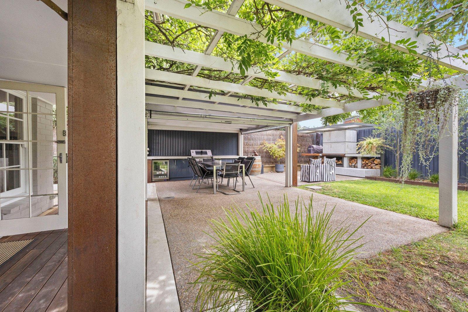 1 Redbourne Avenue, Mount Eliza, 3930