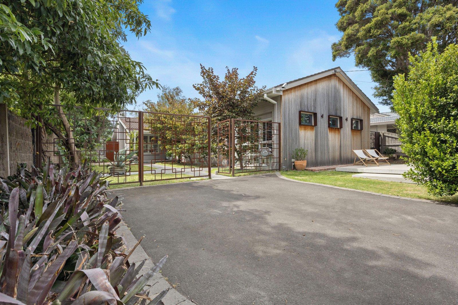 1 Redbourne Avenue, Mount Eliza, 3930