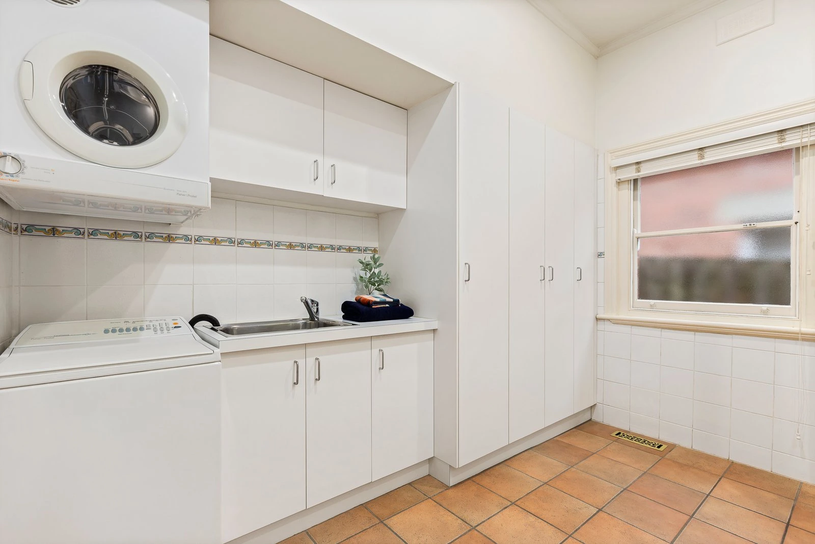 10 Banole Avenue, Prahran, 3181