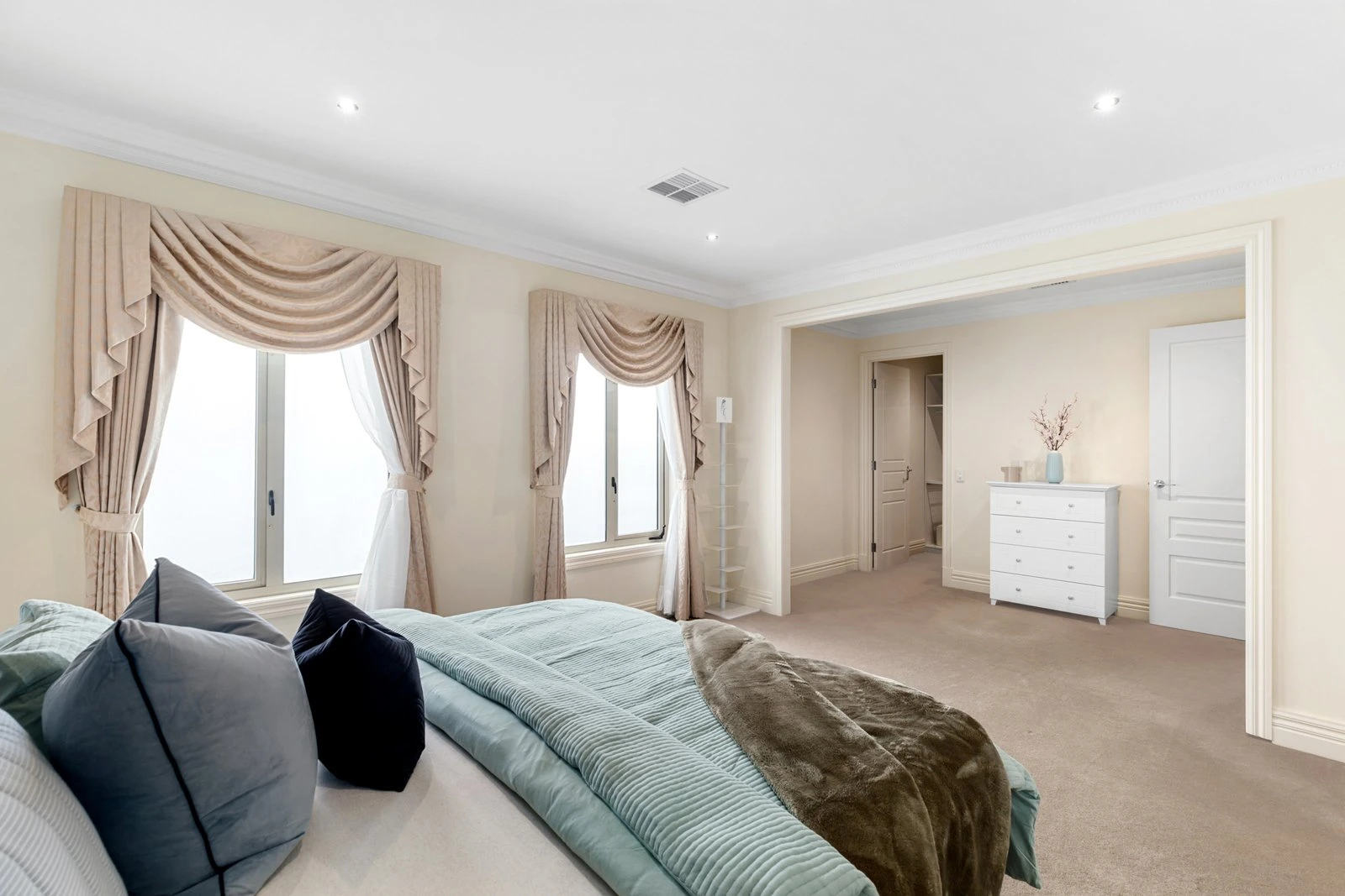 10 Bernborough Avenue, Balwyn, 3103