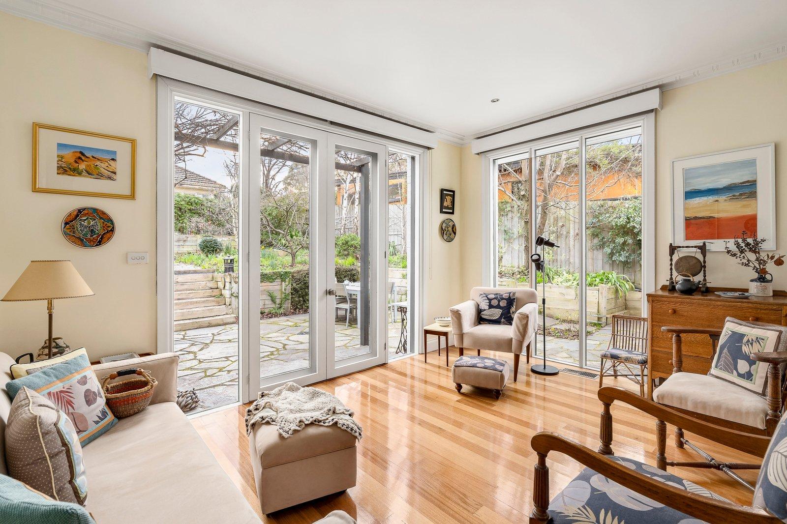 10 Glendale Street, Surrey Hills, 3127