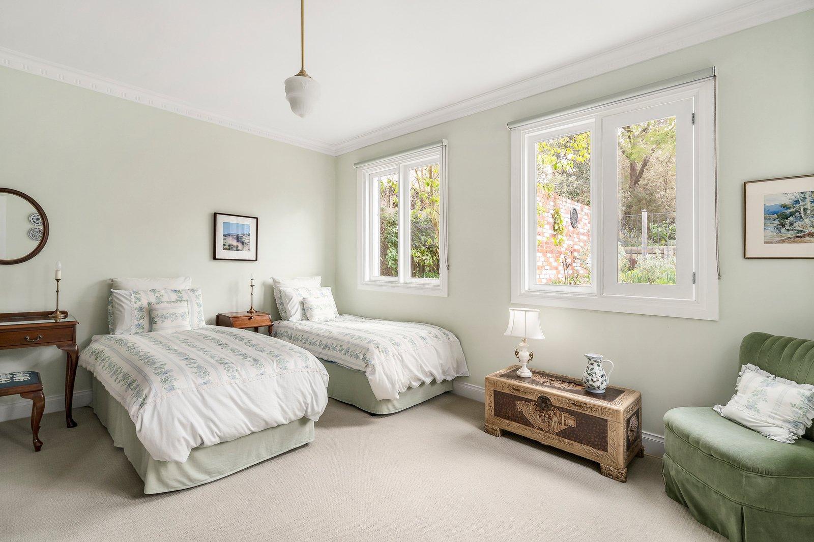 10 Glendale Street, Surrey Hills, 3127