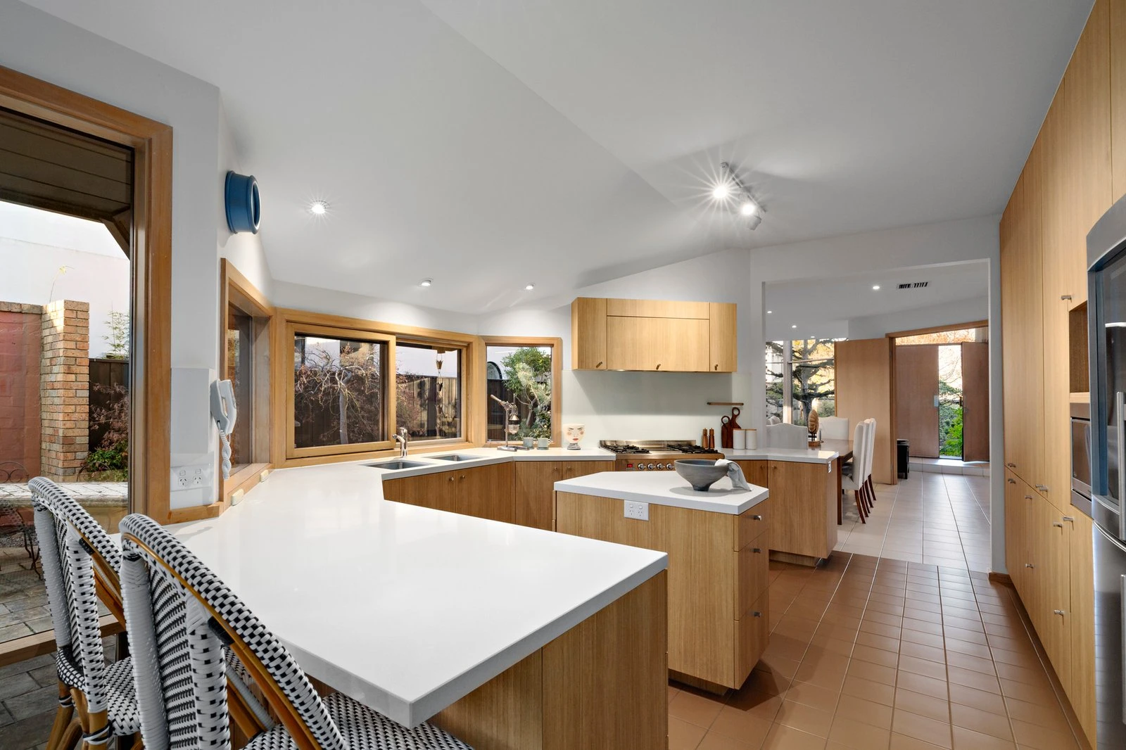 10 Holmwood Avenue, Brighton, 3186