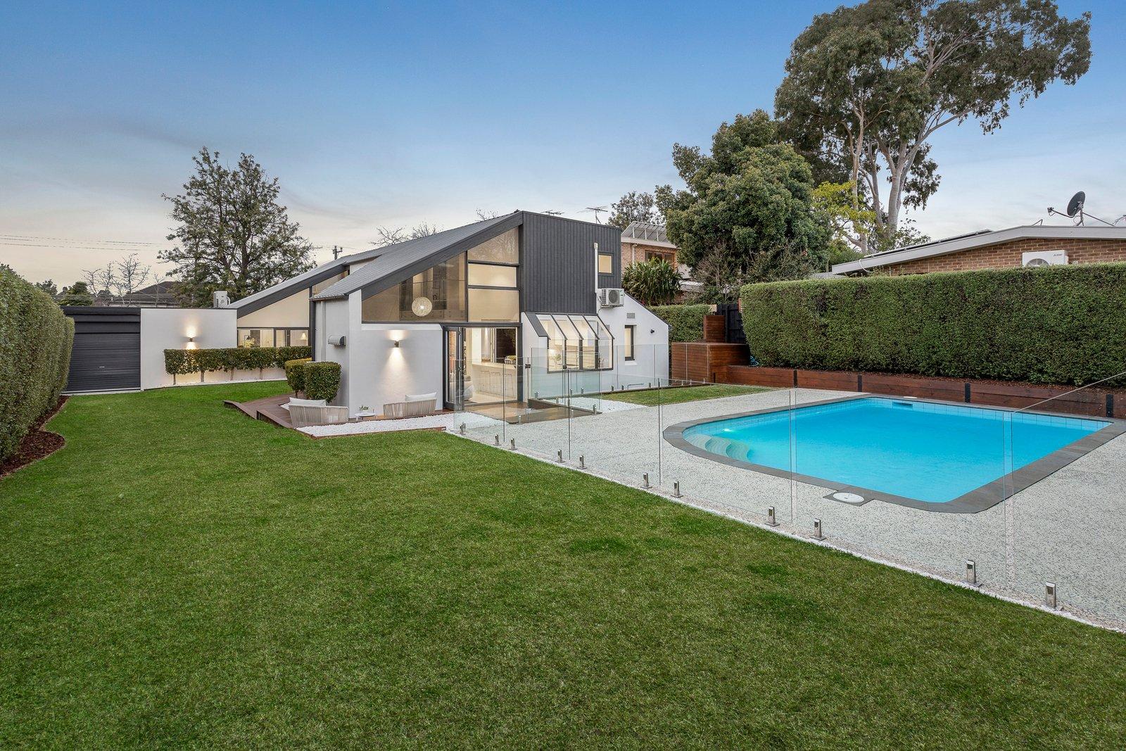 10 Howard Street, Glen Iris, Vic