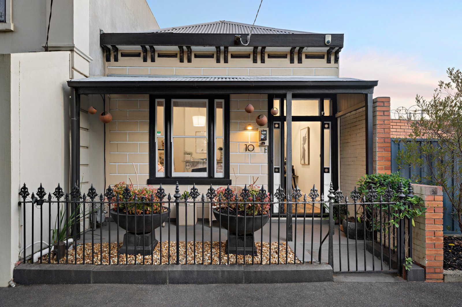 10 Howe Crescent, South Melbourne, 3205