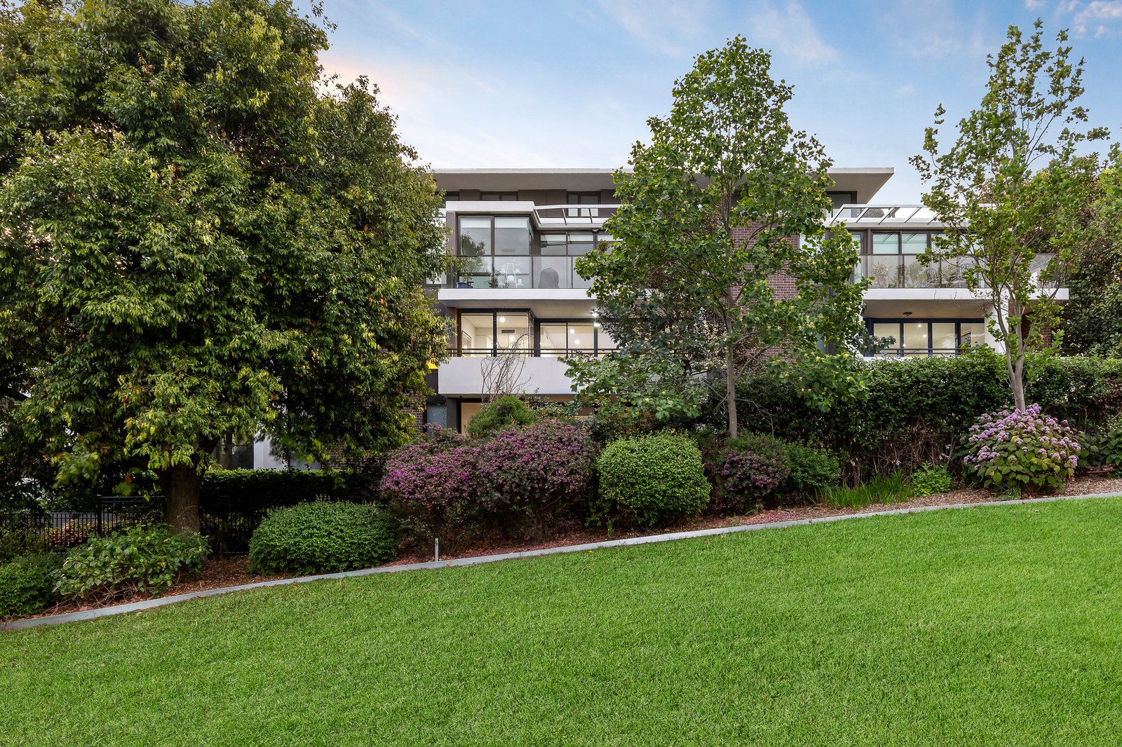 102/188 Canterbury Road, Canterbury, 3126
