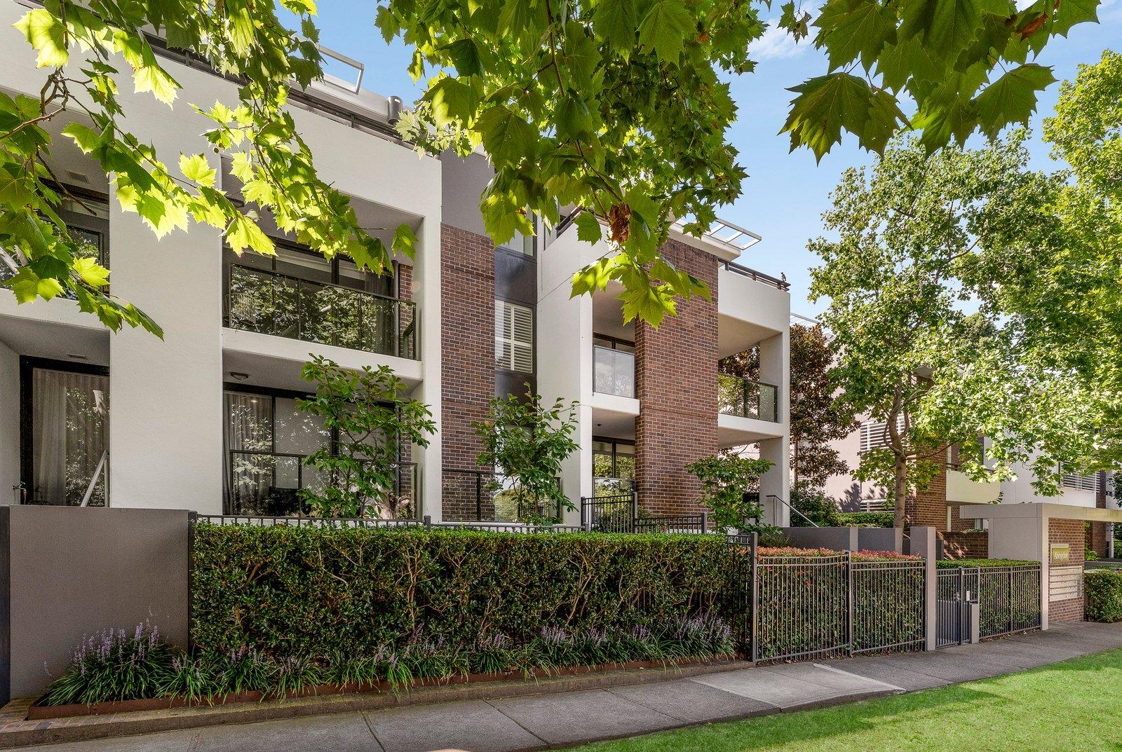 102/53 Chaucer Crescent, Canterbury, 3126