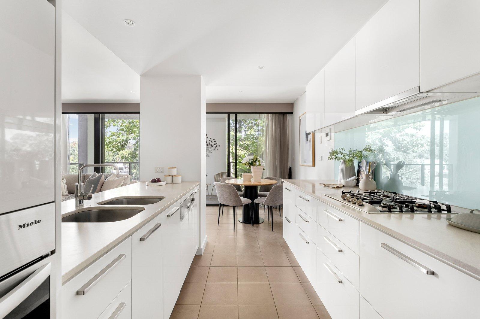 102/53 Chaucer Crescent, Canterbury, 3126