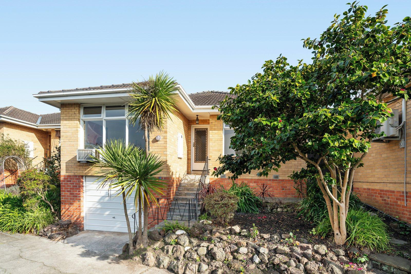 10/4 Hillside Parade, Glen Iris, 3146