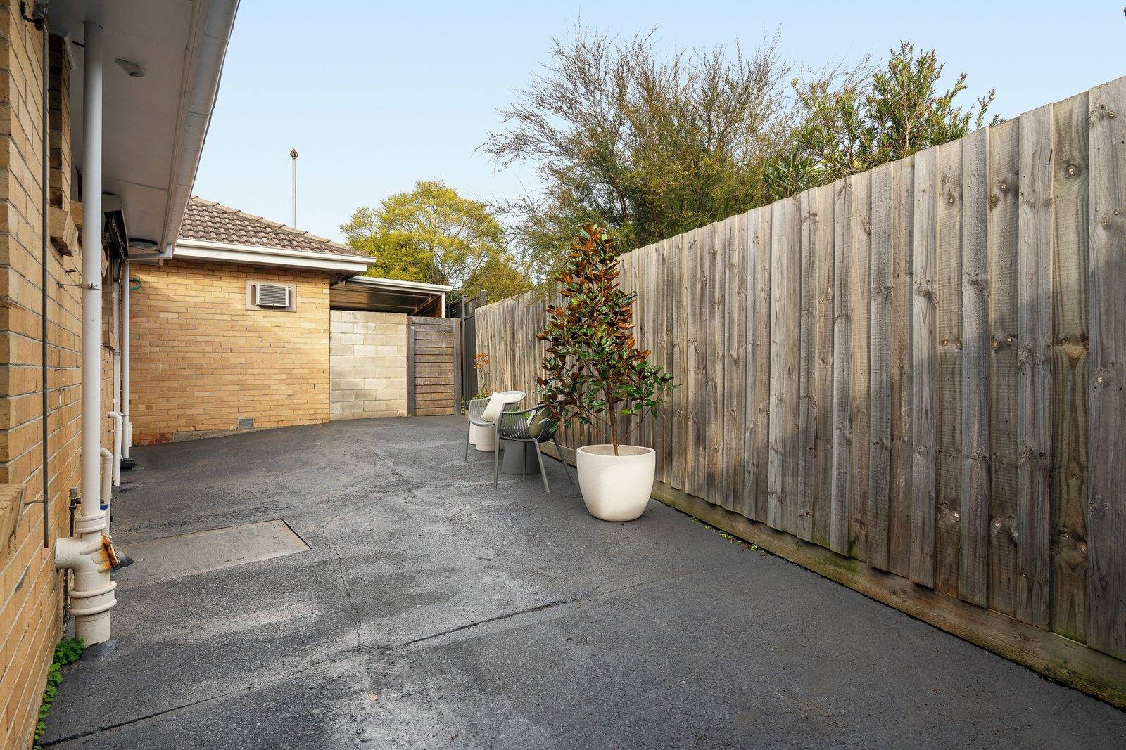 10/4 Hillside Parade, Glen Iris, 3146