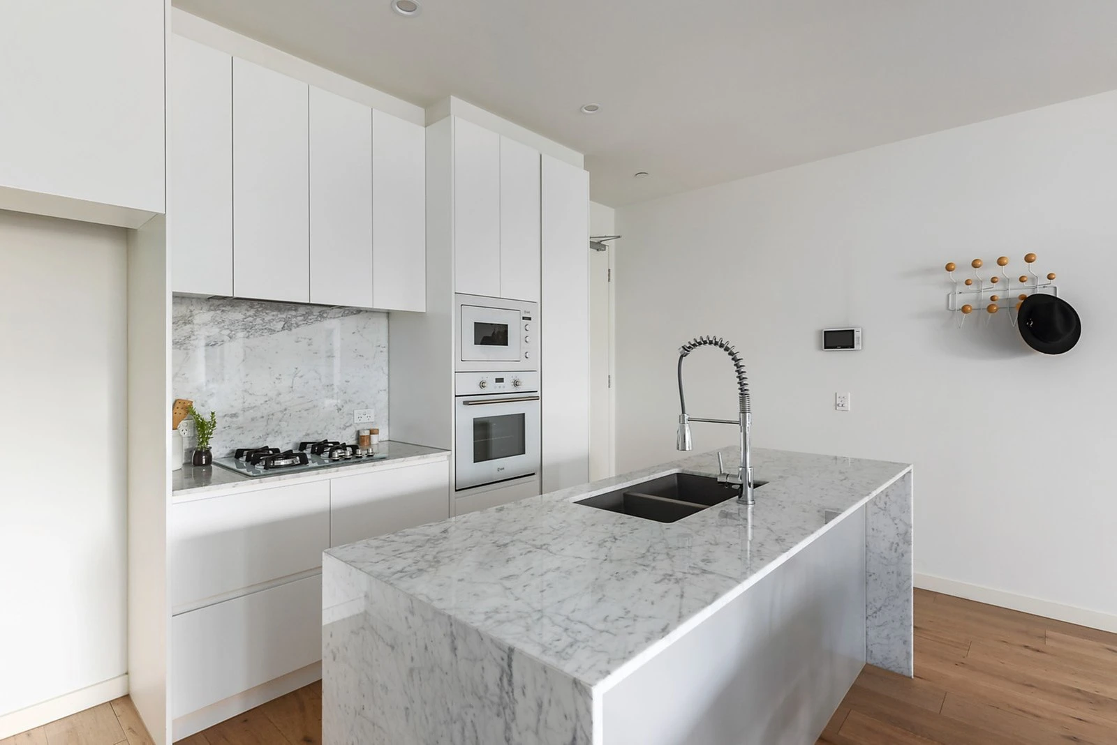 105/2-4 Littlewood Street, Hampton, 3188