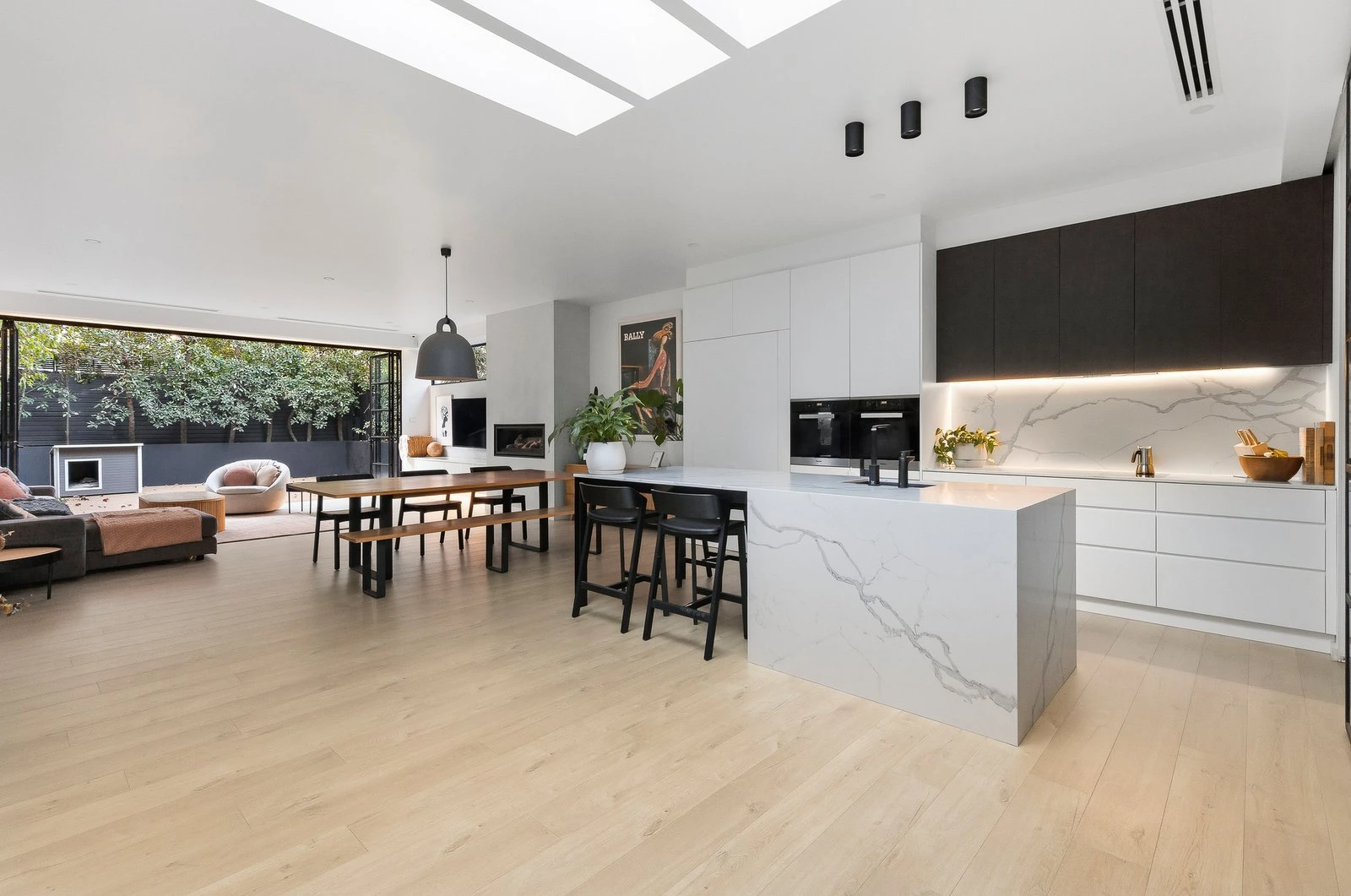 11 Howitt Street, Glen Iris, 3146