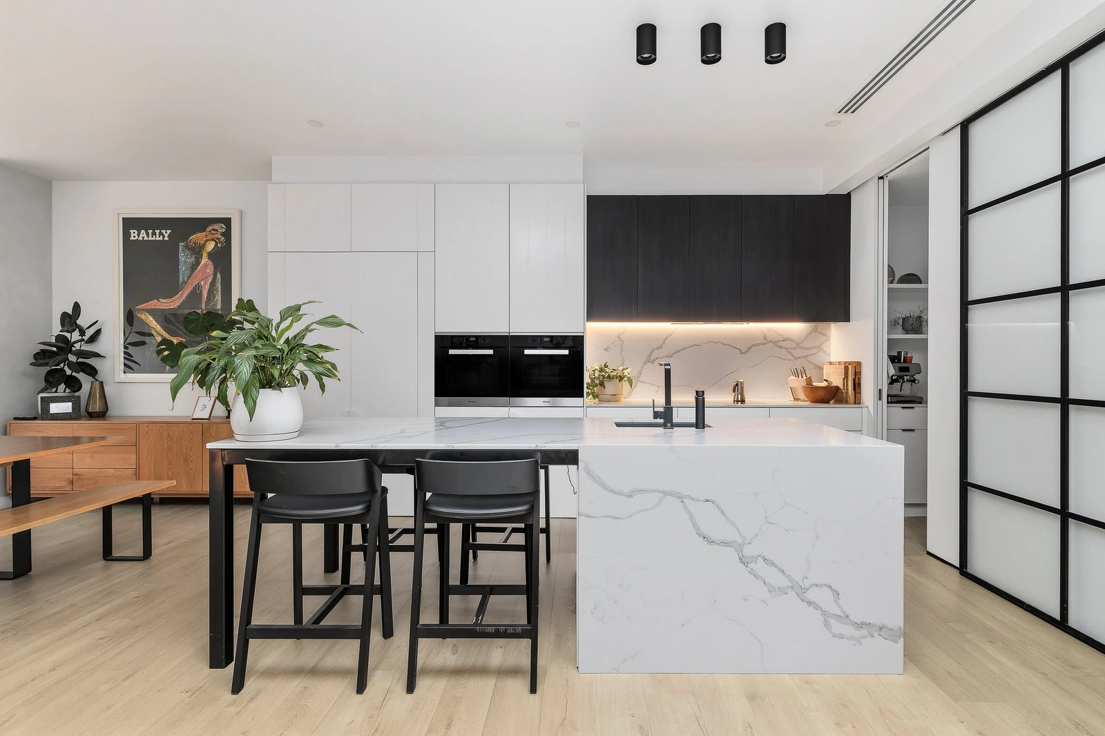 11 Howitt Street, Glen Iris, 3146