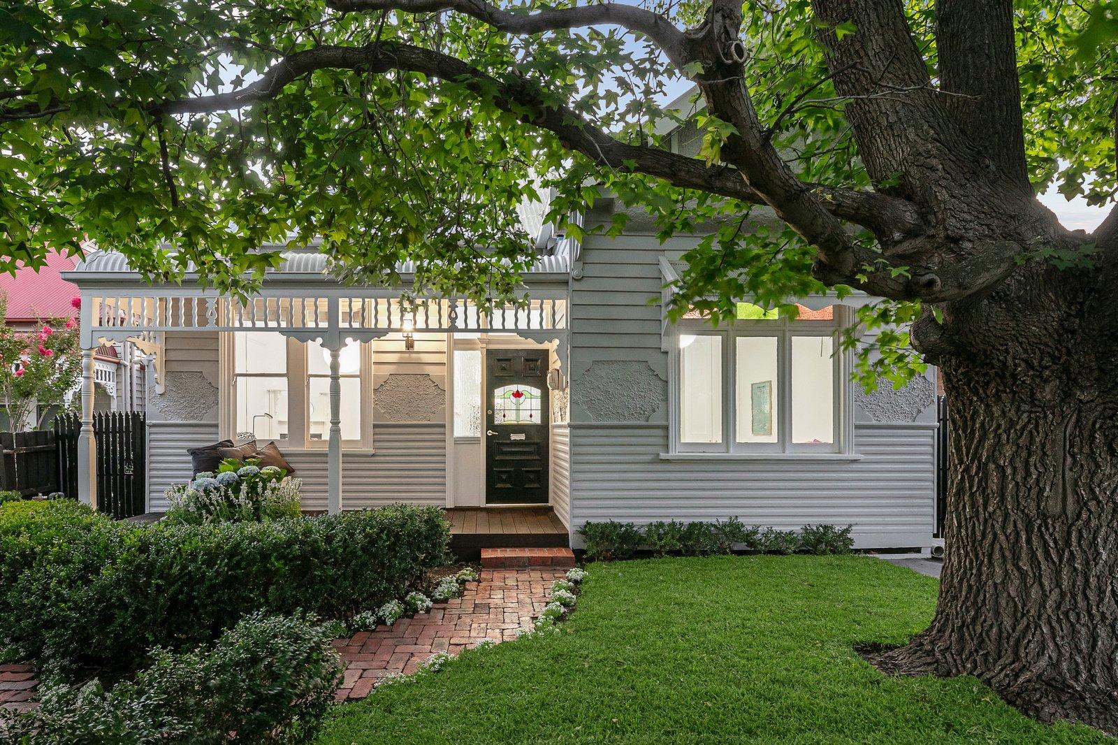 11 Leamington Crescent, Caulfield East, 3145