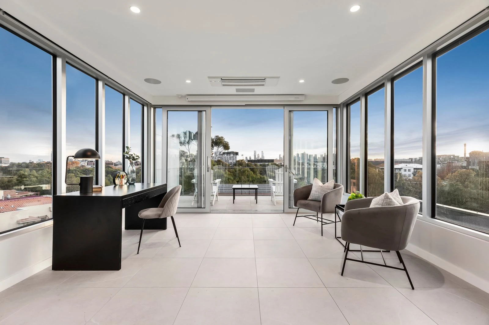 1/10 Harrison Crescent, Hawthorn, 3122