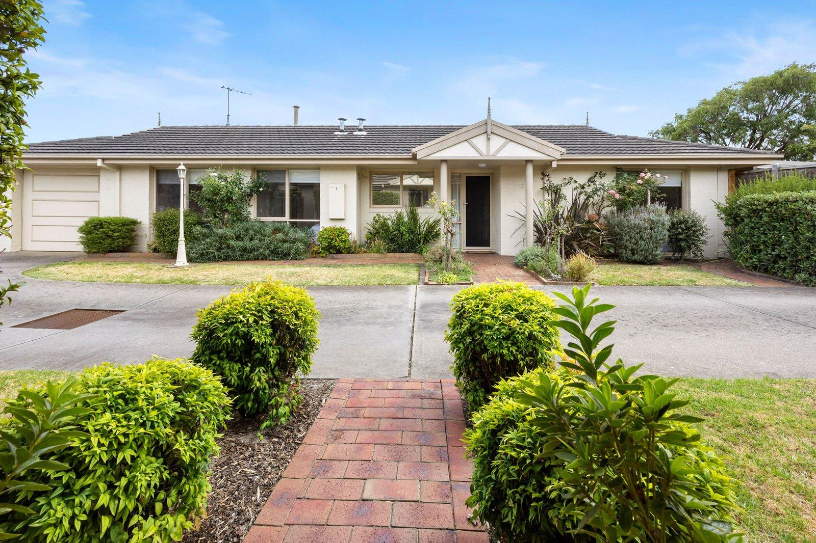 1/102 Beleura Hill Road, Mornington, 3931