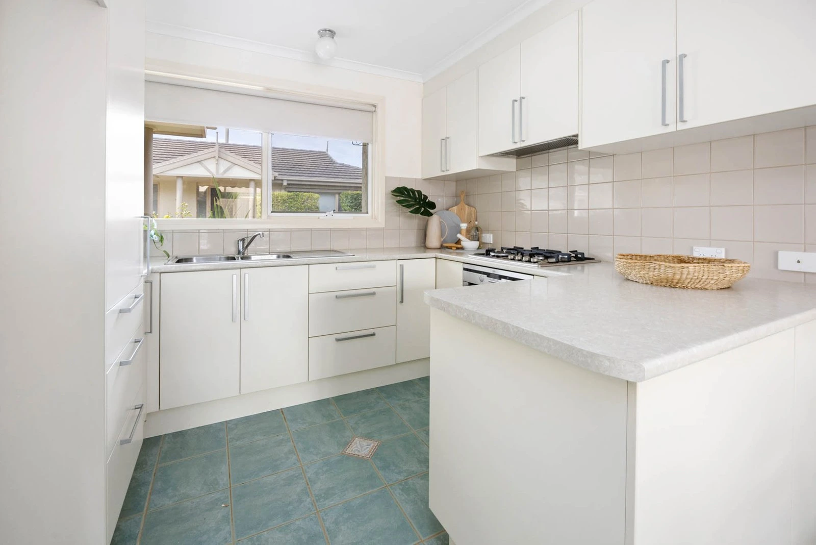 1/102 Beleura Hill Road, Mornington, 3931