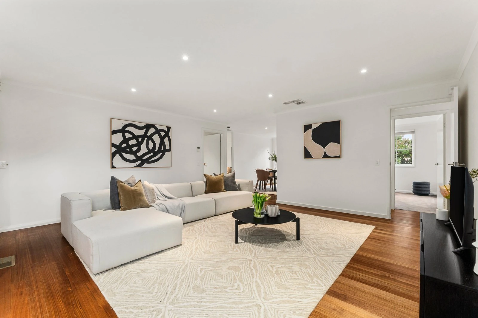 1/11 Glenview Road, Doncaster East, 3109
