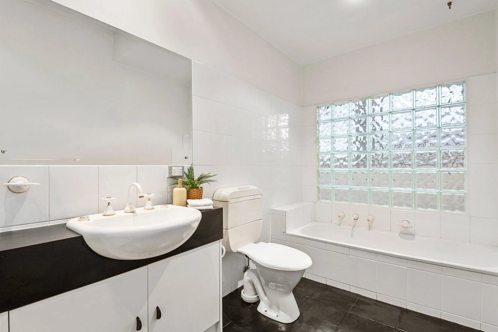 1/110 Belmore Road, Balwyn, 3103