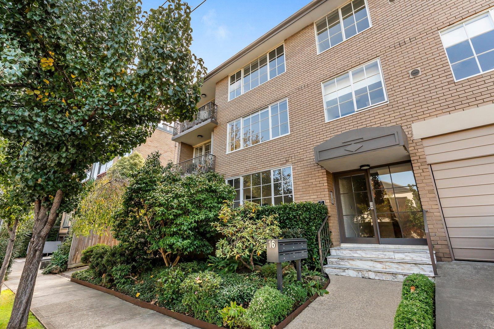 11/16 Tintern Avenue, Toorak, 3142