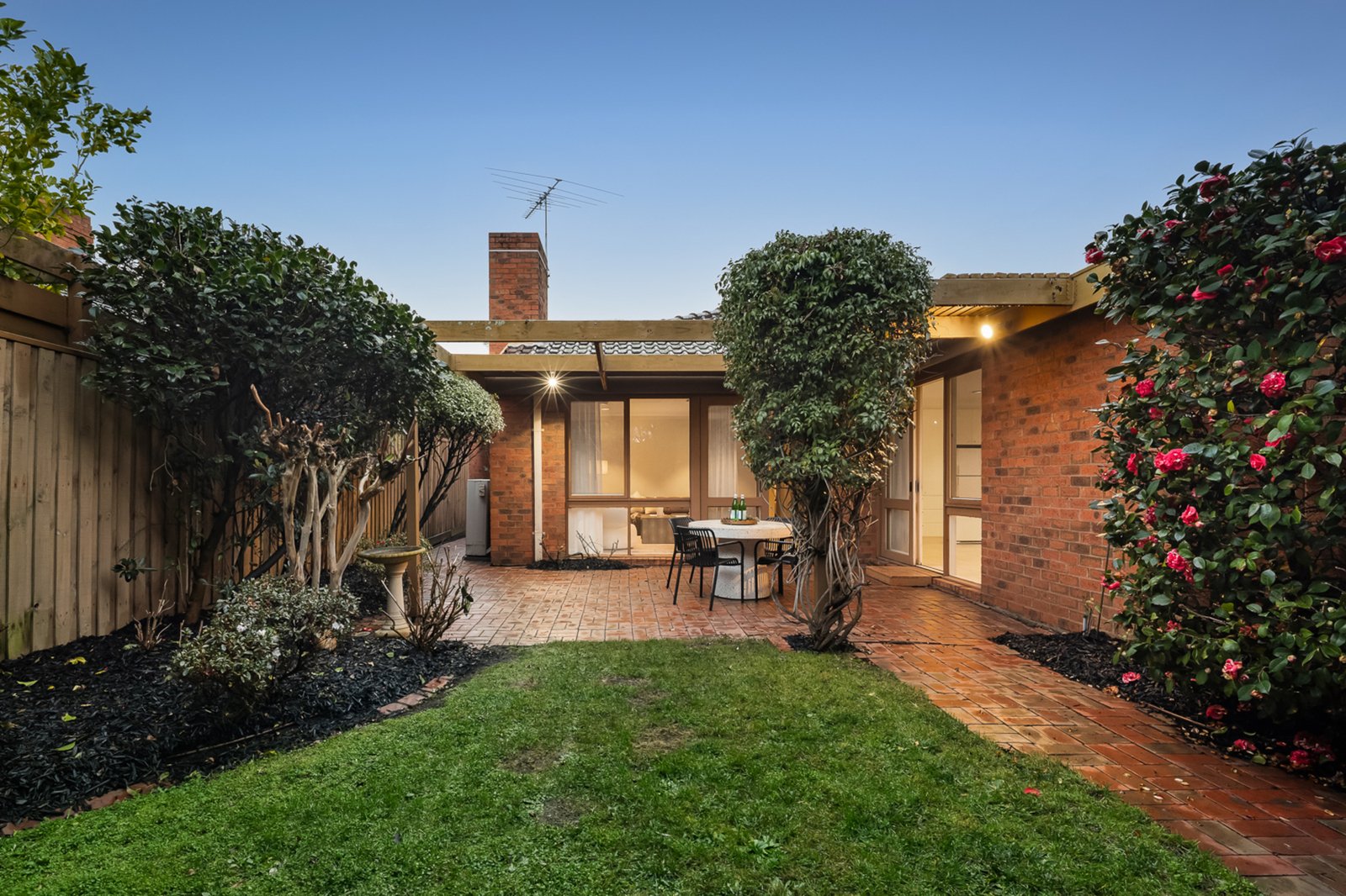 1/12 Bent Street, Brighton, 3186