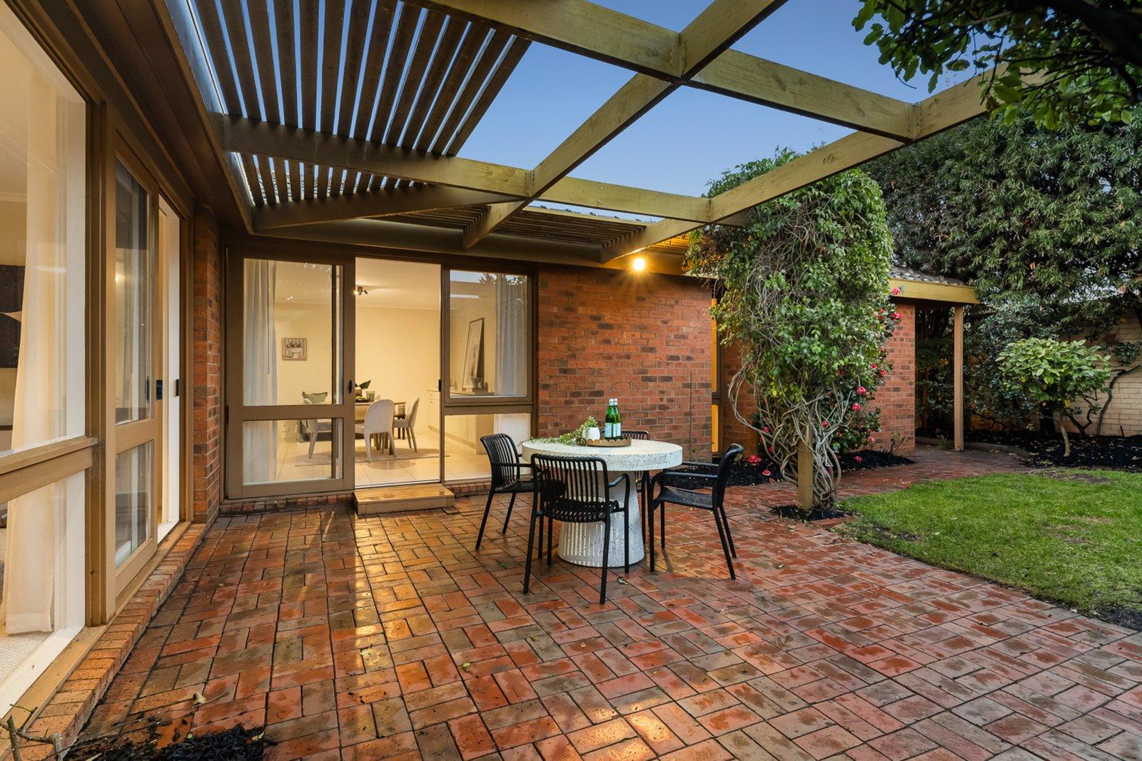 1/12 Bent Street, Brighton, 3186