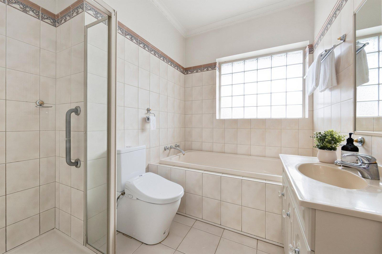 1/128 Broughton Road, Surrey Hills, 3127