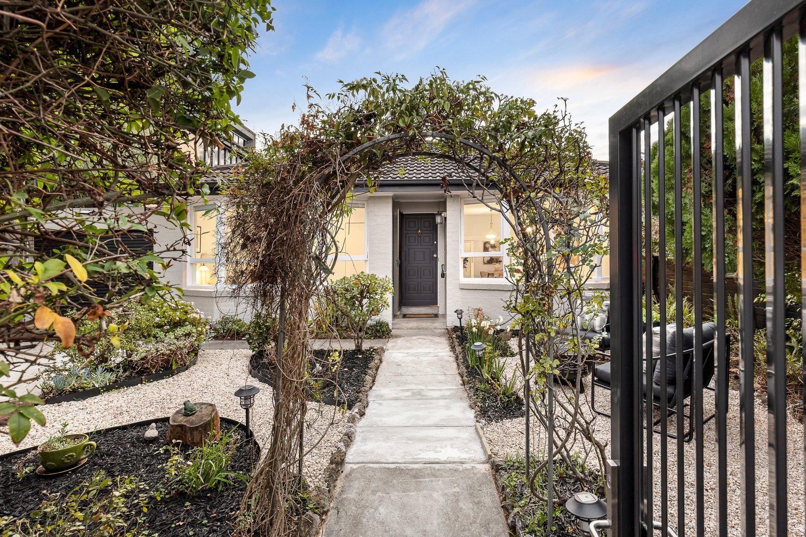 1/153 Finch Street, Glen Iris, 3146