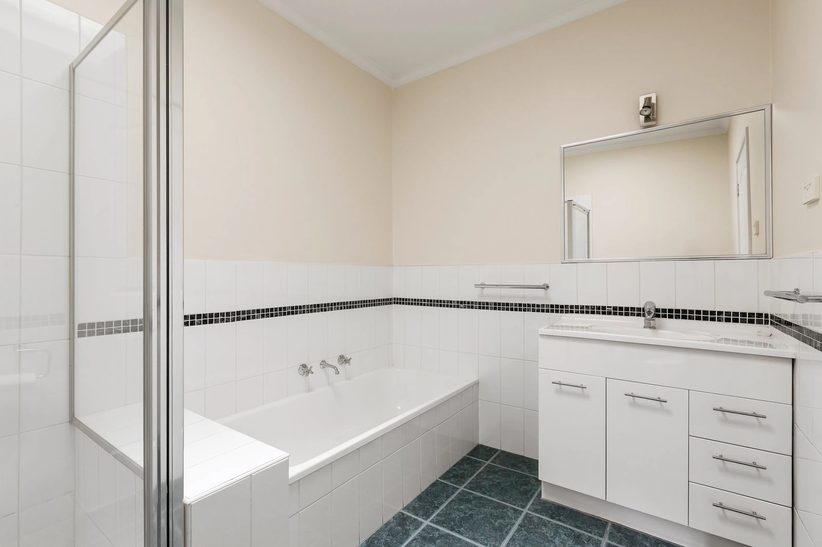1/19 Clifton Road, Hawthorn East, 3123