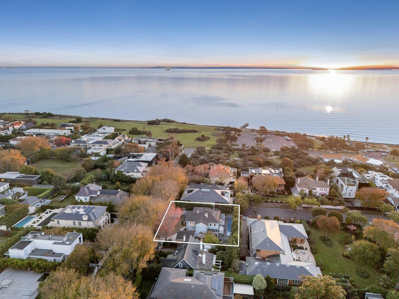 12 Chatsworth Avenue, Brighton, 3186