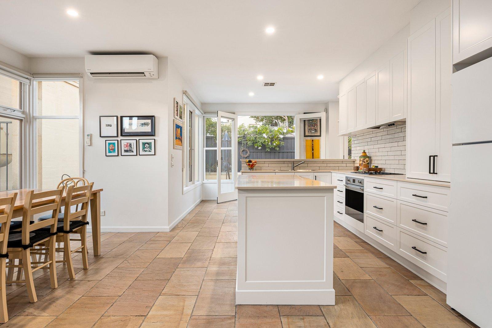 1/2 Clifton Grove, Hawthorn East, 3123