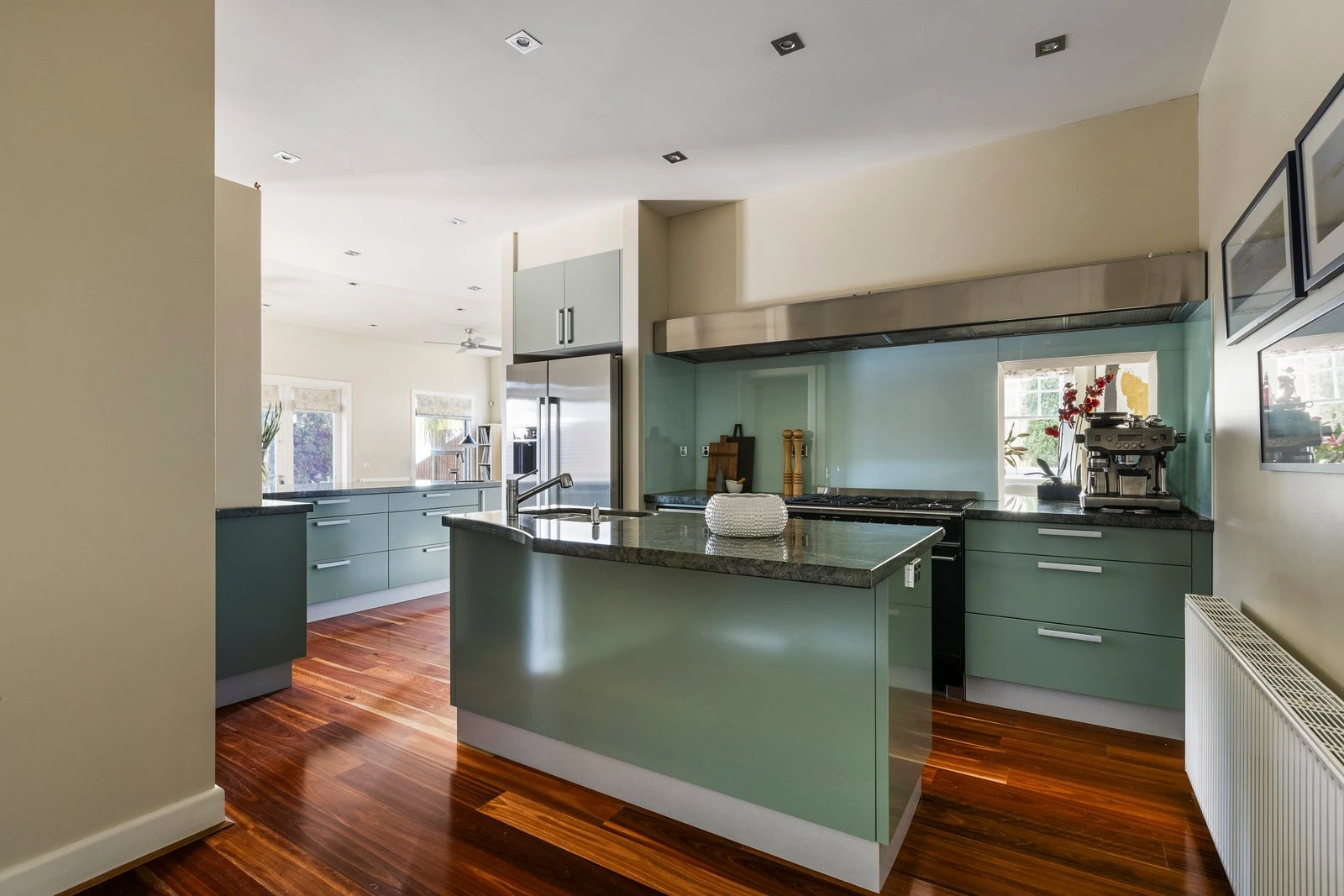 12 Holmwood Avenue, Brighton, 3186