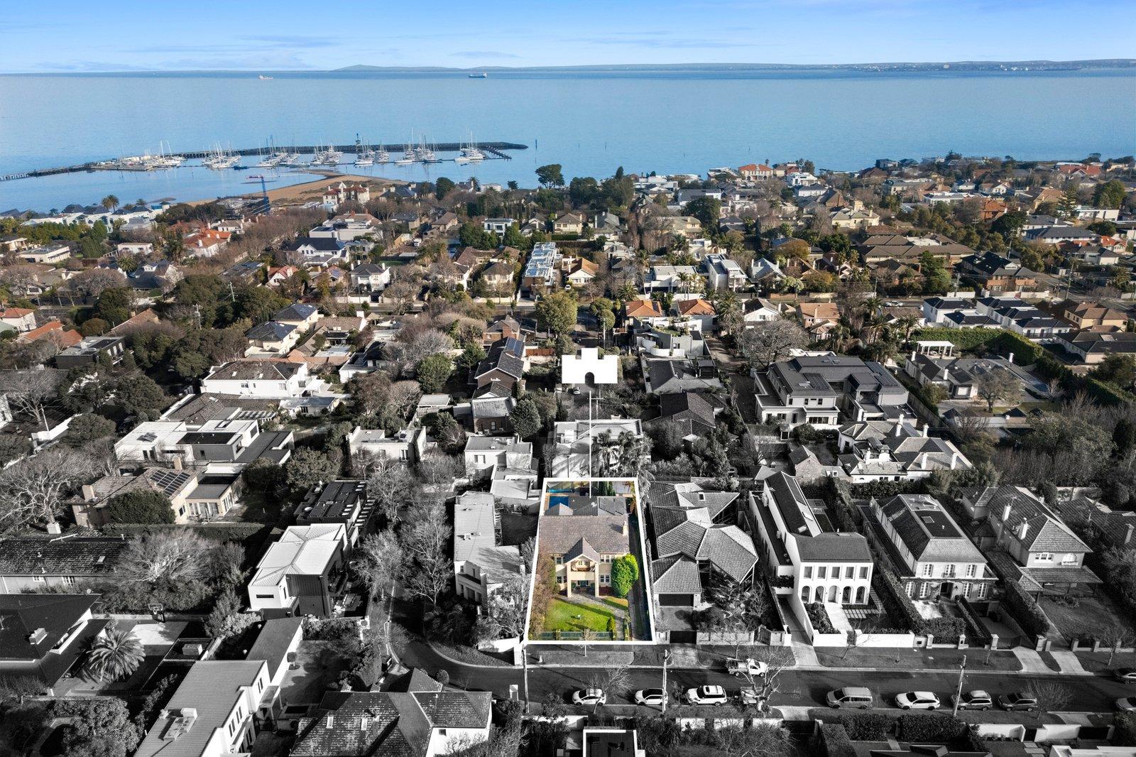 12 Holmwood Avenue, Brighton, 3186