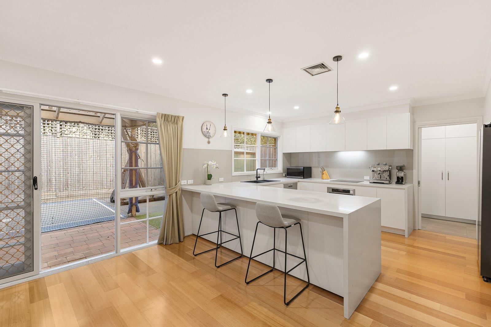 1/2 Penrhyn Avenue, Glen Iris, 3146
