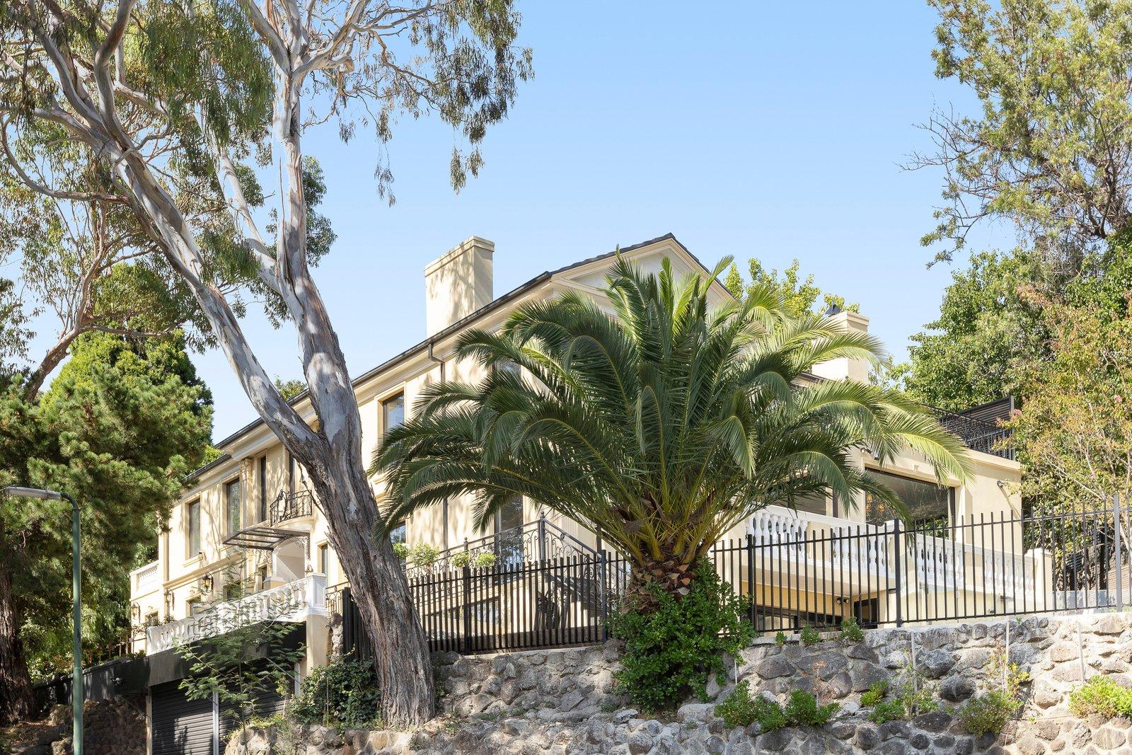 12 Raheen Drive, Kew, 3101