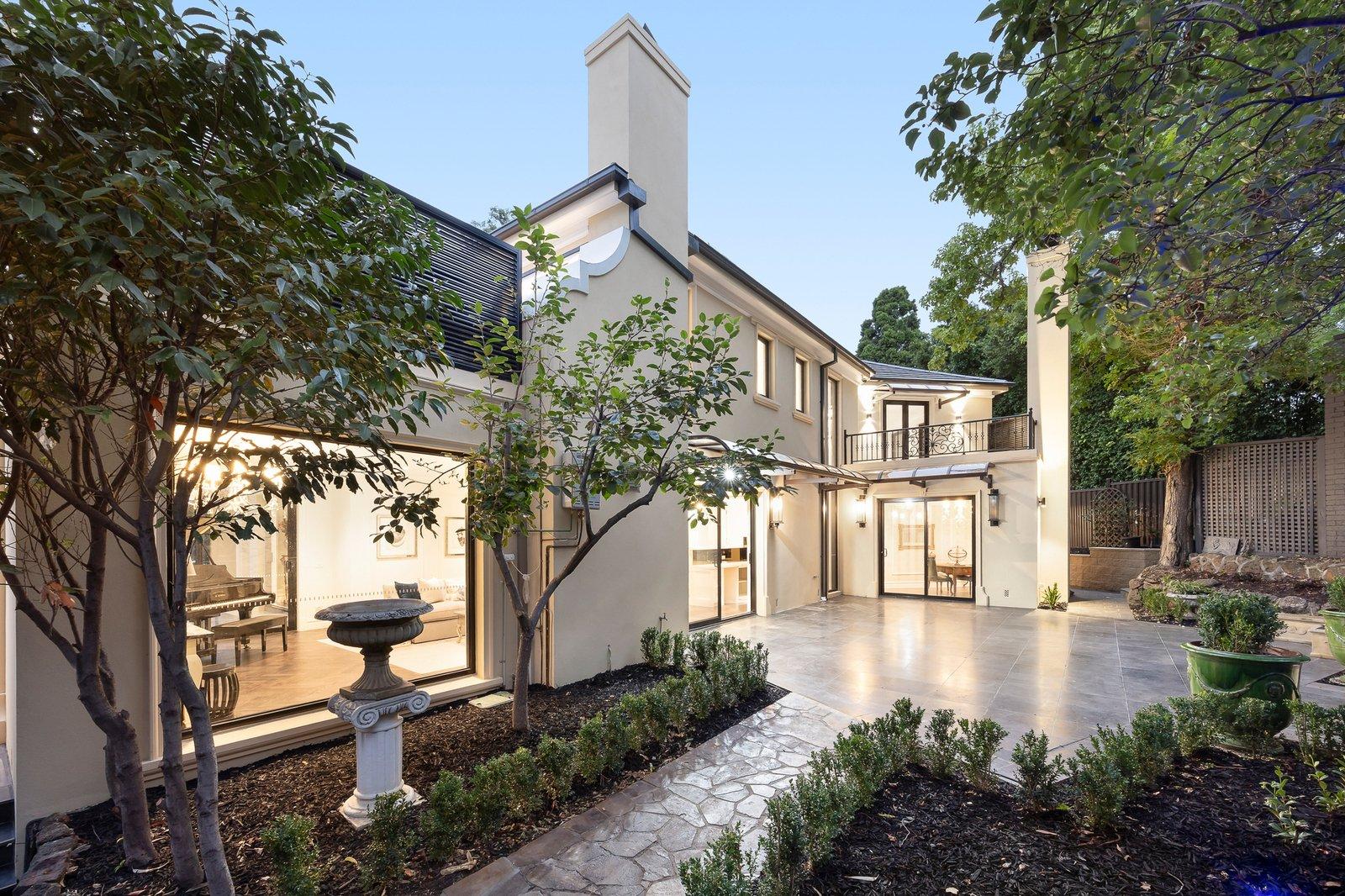 12 Raheen Drive, Kew, 3101
