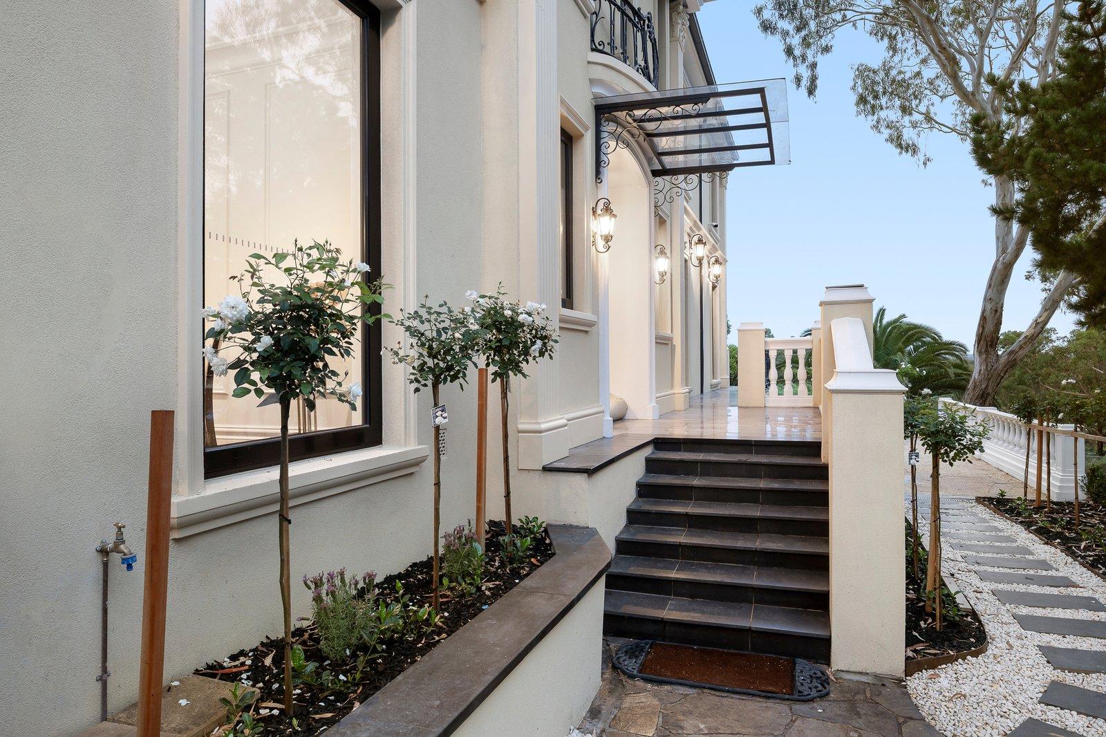 12 Raheen Drive, Kew, 3101