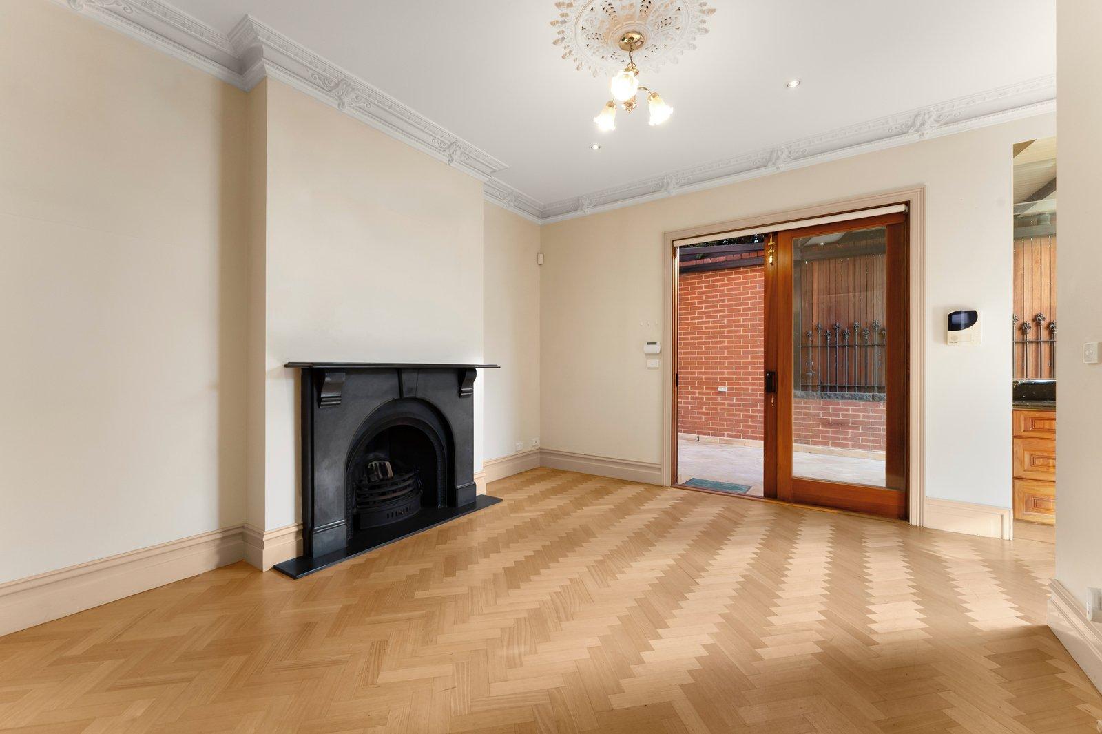 1/211 Highfield Road, Camberwell, 3124
