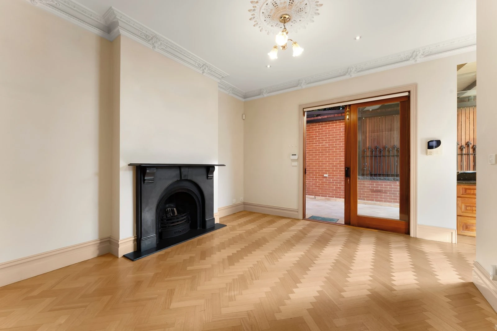 1/211 Highfield Road, Camberwell, 3124