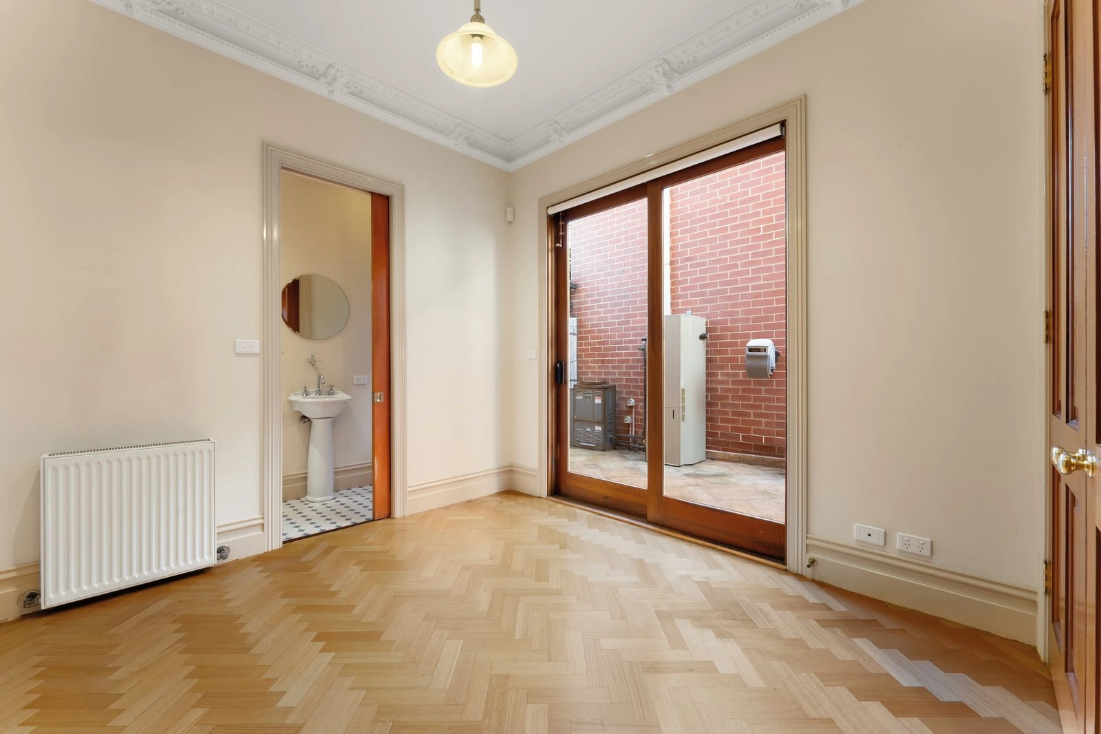 1/211 Highfield Road, Camberwell, 3124