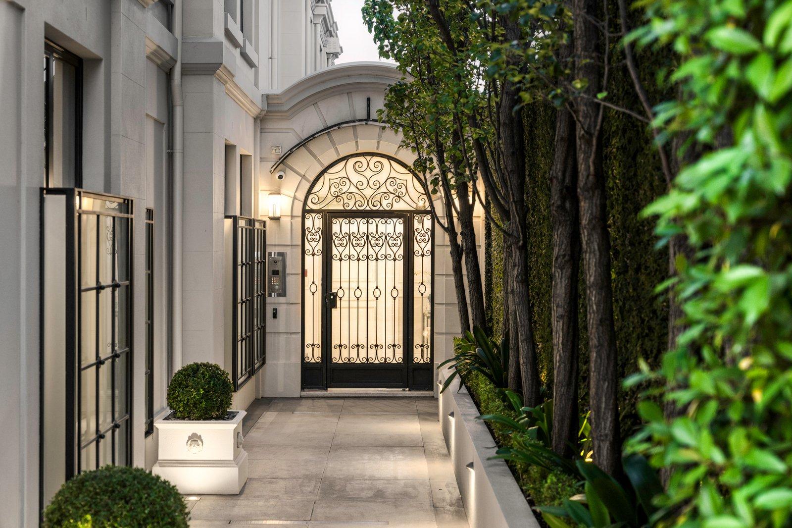 1/3 Douglas Street, Toorak, 3142