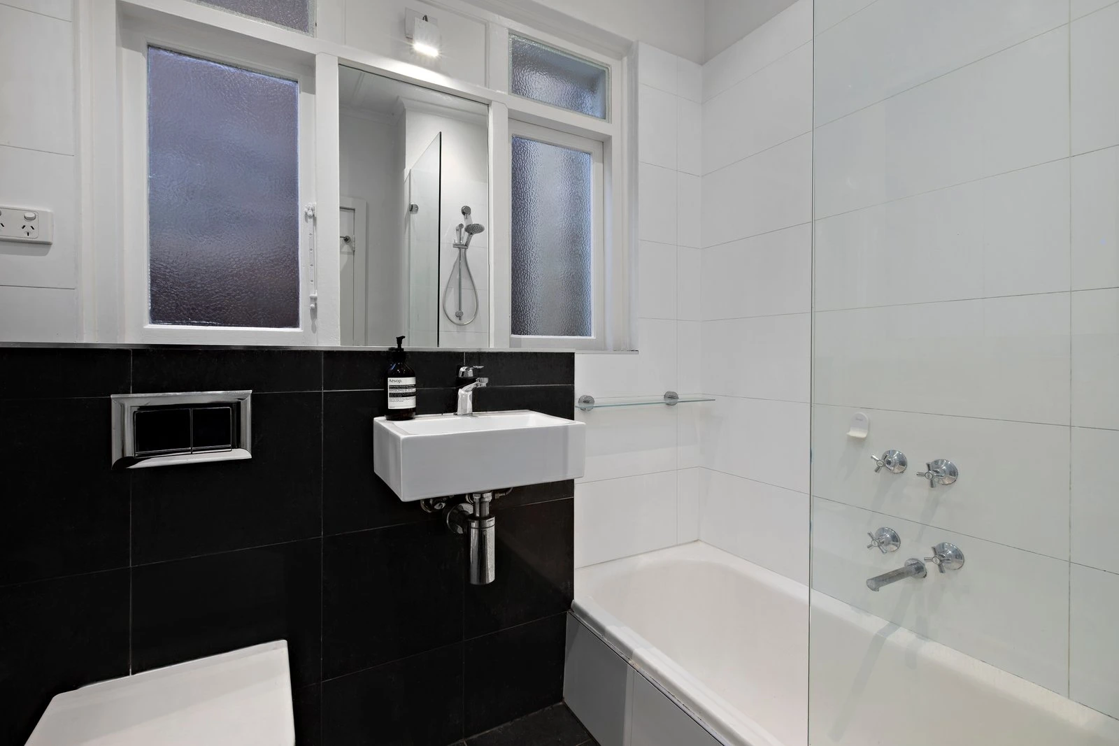 1/36 Robe Street, St Kilda, 3182