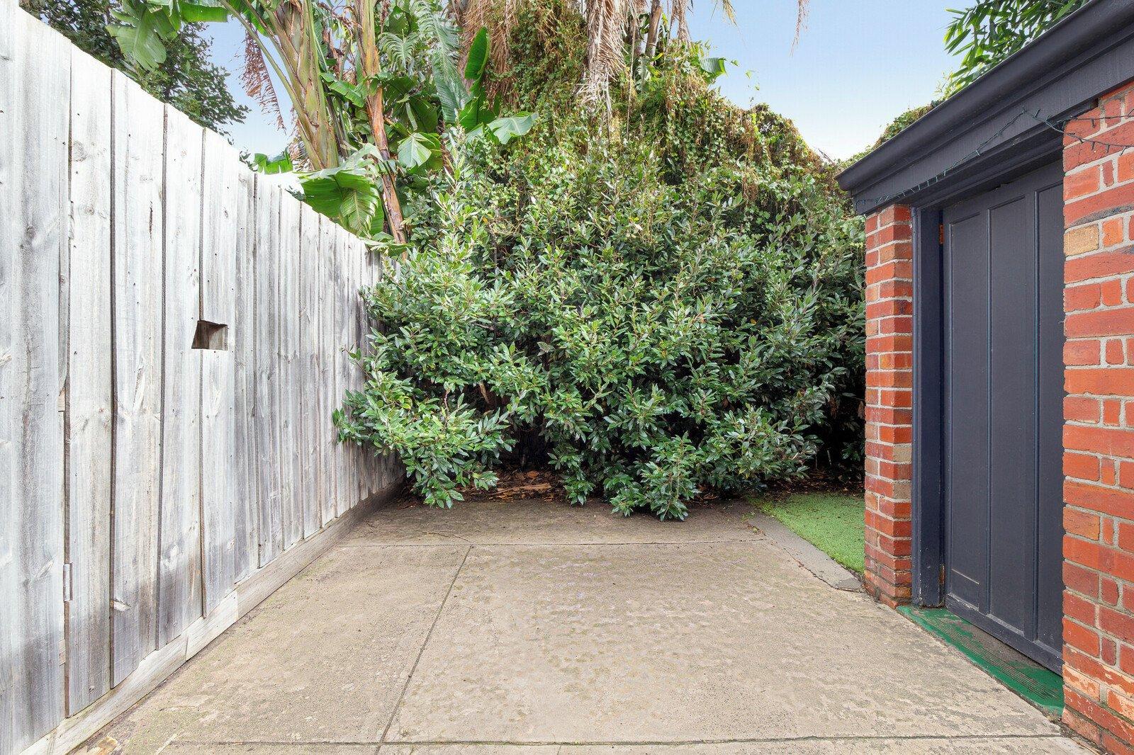 1/385 Barkly Street, Elwood, 3184