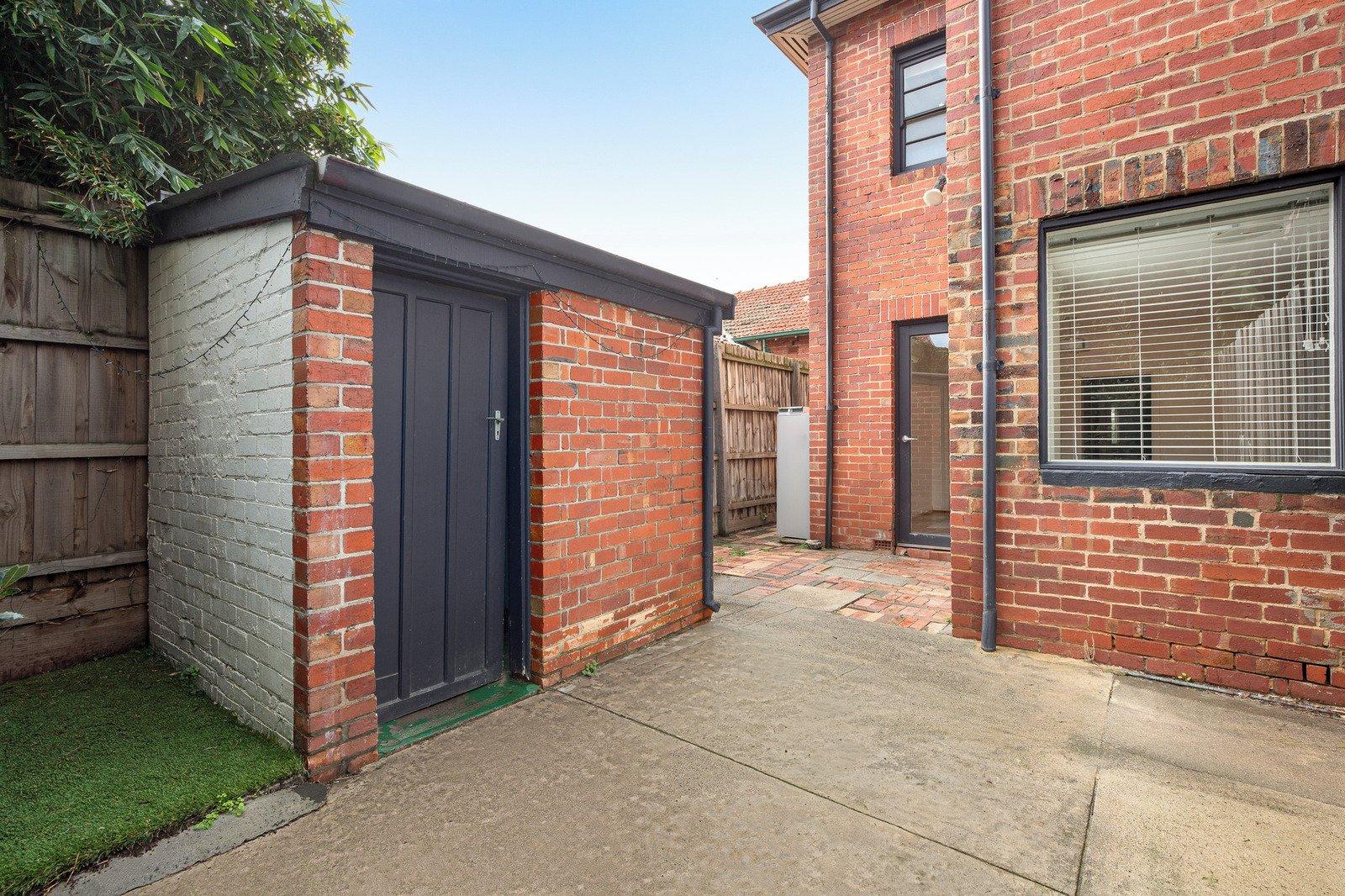 1/385 Barkly Street, Elwood, 3184